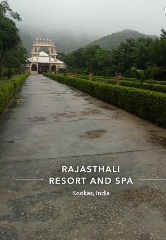 拉加寺三里温泉度假村主图