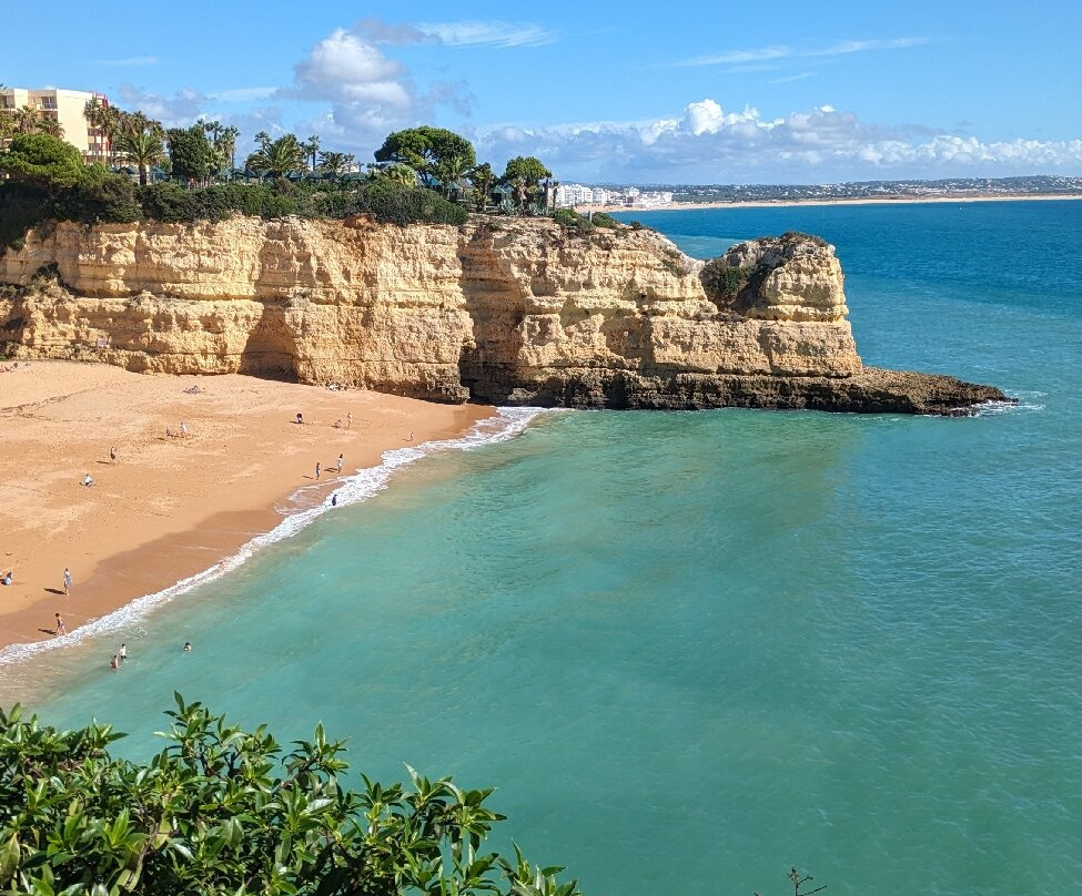 Praia da Senhora da Rocha-Porches必去景点