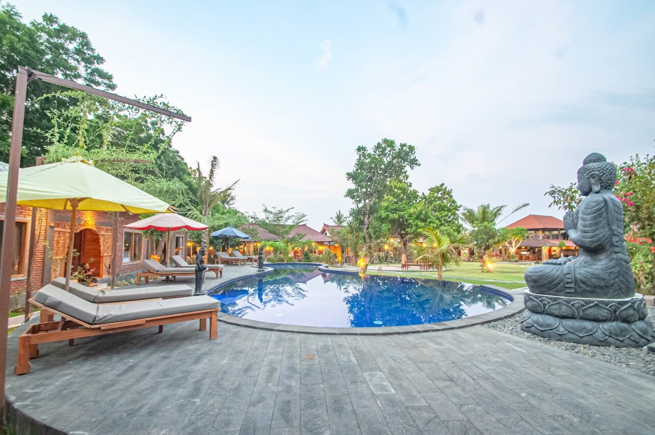 Rich Farmer Eco House and Yoga-泳池