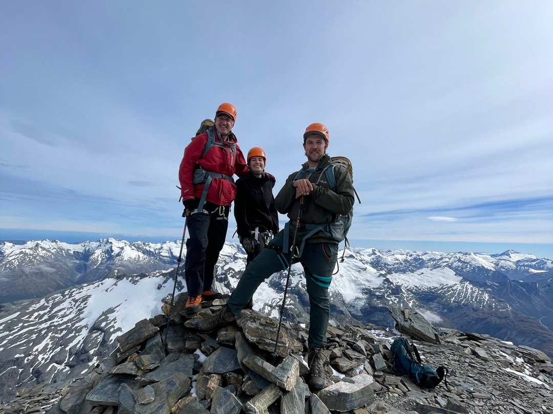 The Great Glenorchy Alpine Base Camp