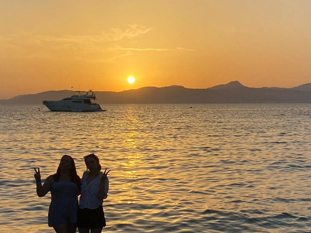 Playa Cala Blava-Cala Blava必去景点