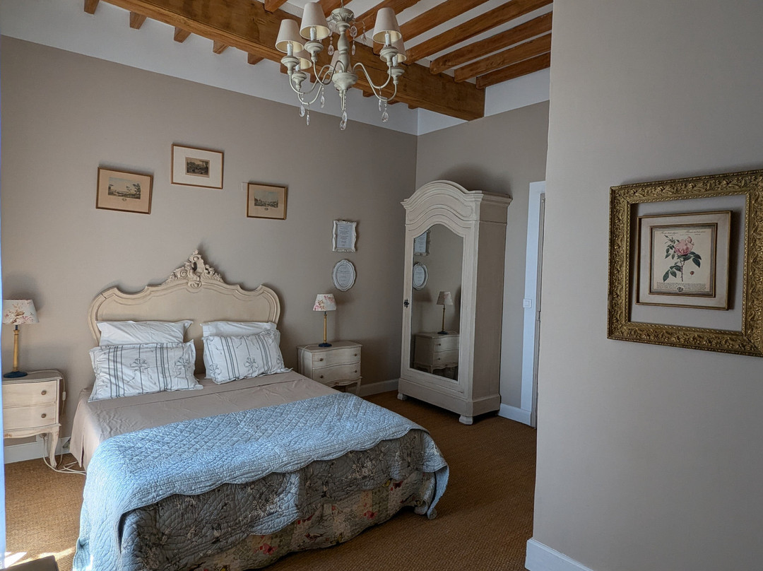 Le Vieux Castel主图