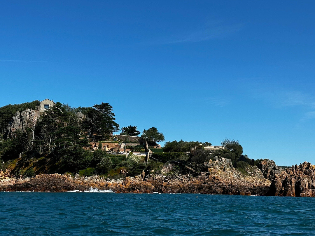 Nauti Buoy Ribs-St. Helier必去景点