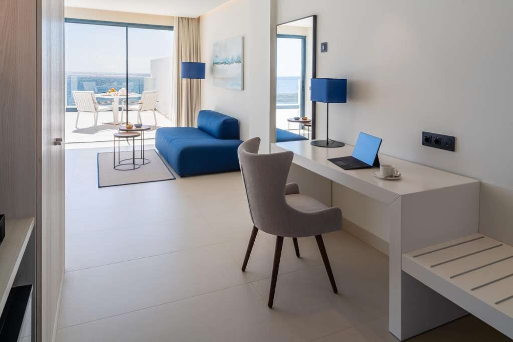 Royal Marina Suites主图