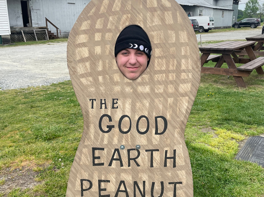 Good Earth Peanut Company景点图片