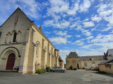 Église Saint-Denis de Cizay-la-Madeleine