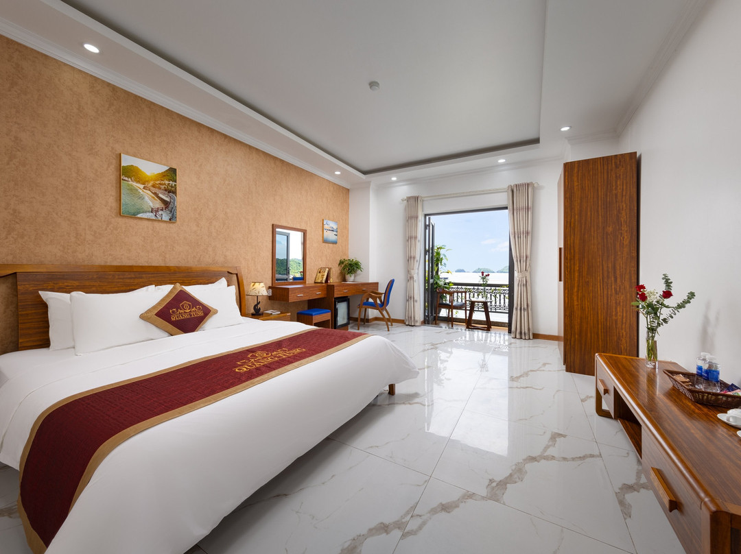 Quang Tung Cat Ba Hotel