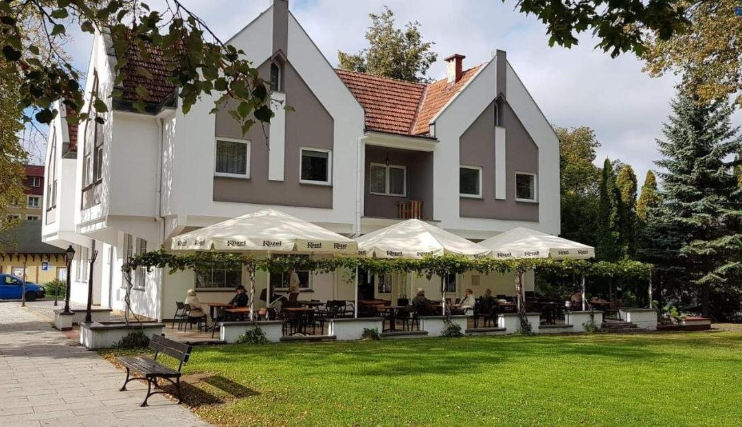 PARKOVA -Restauracja i Pokoje