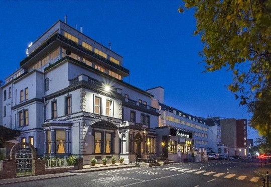 都柏林丽晶大酒店主图