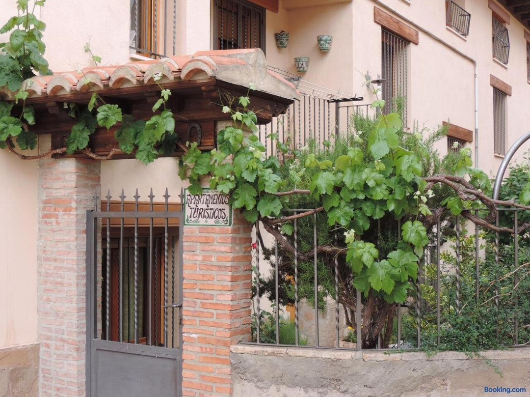 Apartamentos Turisticos El Refugio