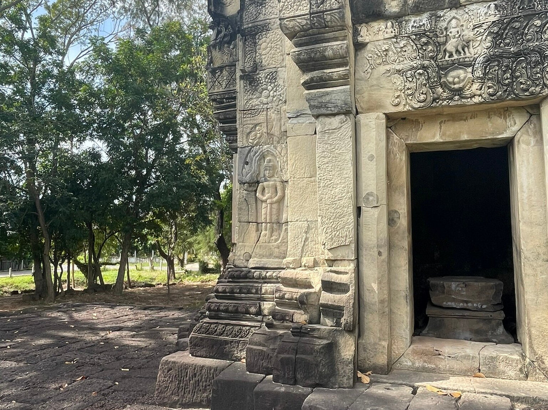Prasat Ban Pluang-巴塞必去景点