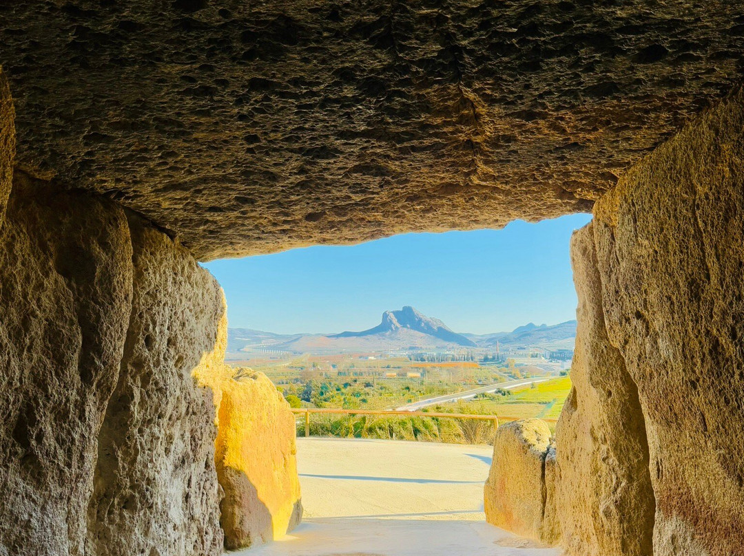 Dolmen de Menga景点图片