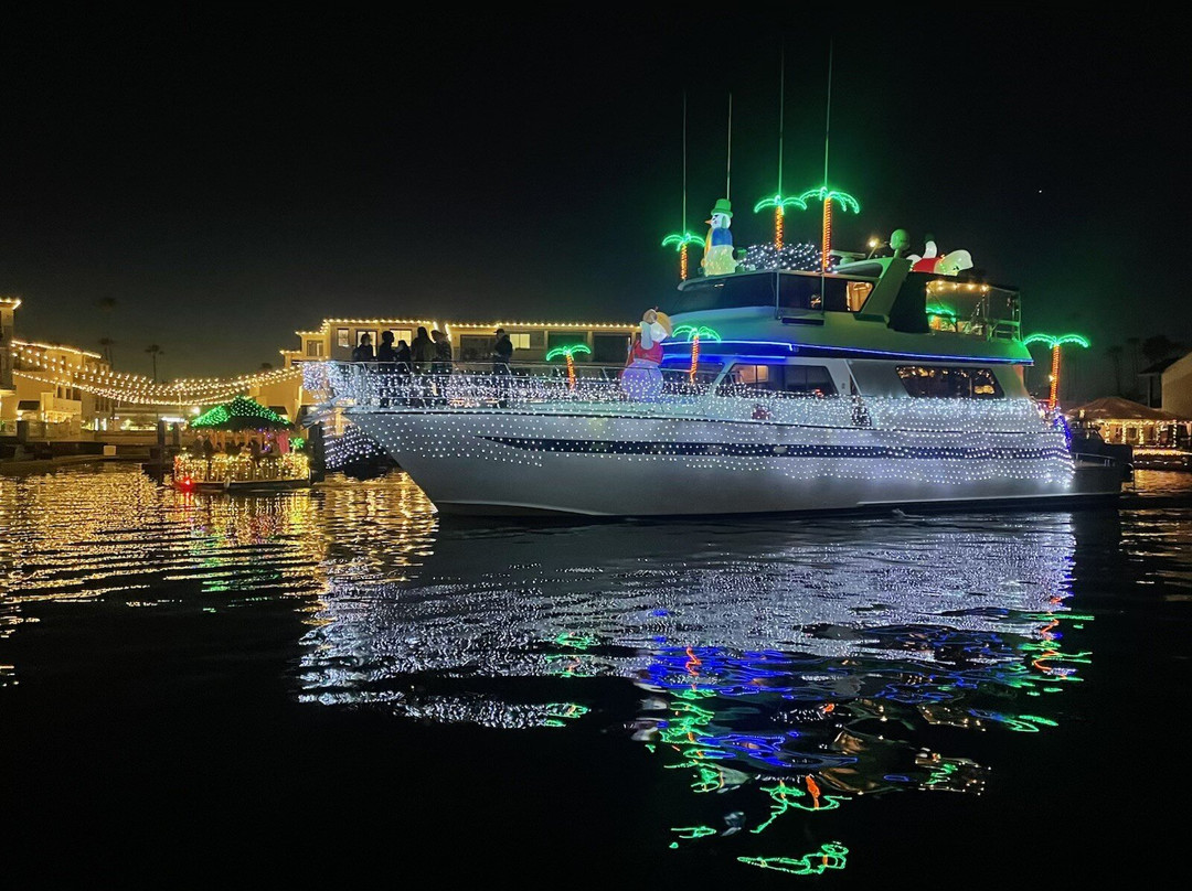 Paradiso Yacht Charters-纽波特海滩必去景点