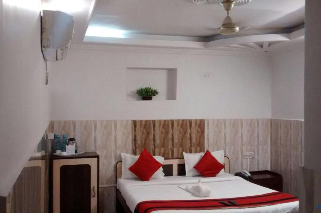 OYO 4144 The Banquet