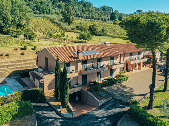 乐柯林恩酒店主图