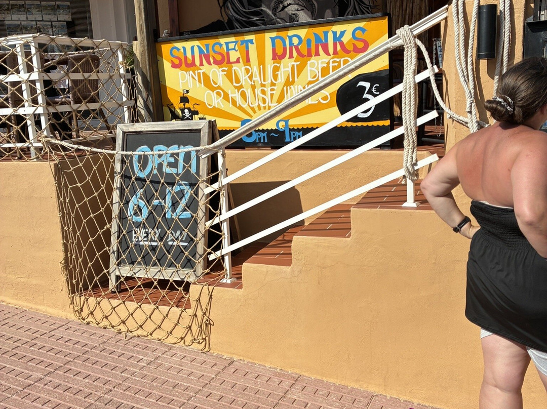 The Pirate Bar-Cala Llonga必去景点
