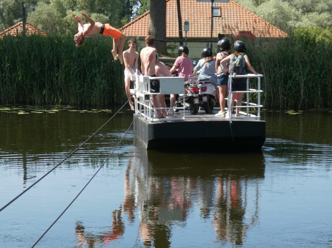 Vespa Tours Brugge-布鲁日必去景点