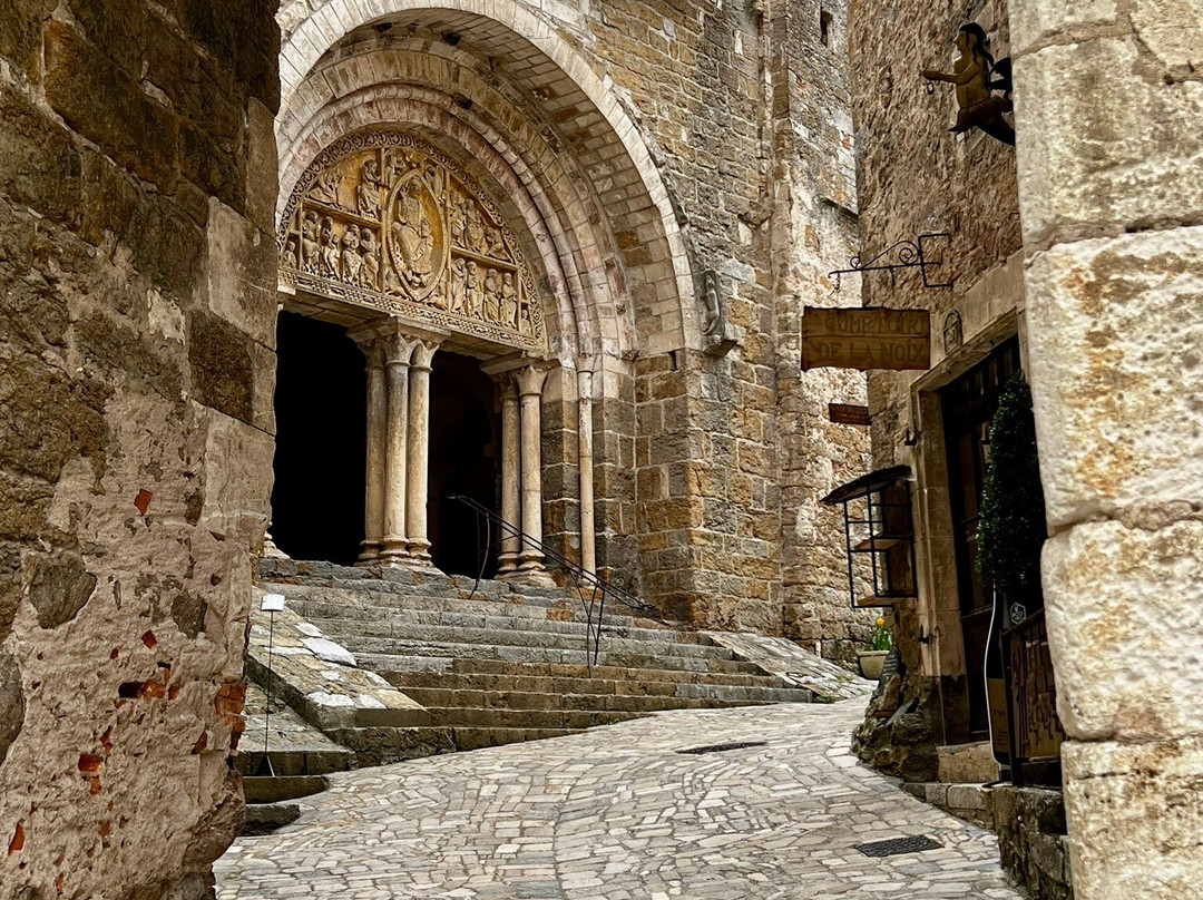 Église Saint-Pierre-Carennac必去景点