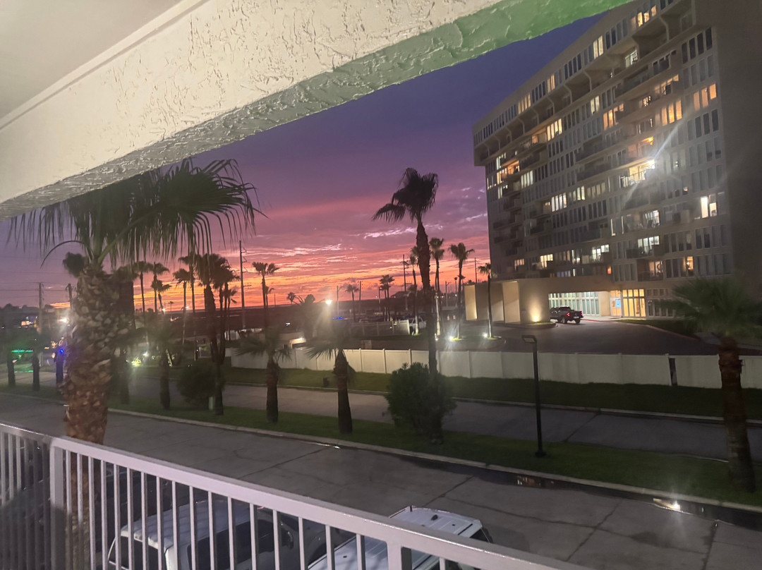 Ramada by Wyndham & Suites South Padre Island主图