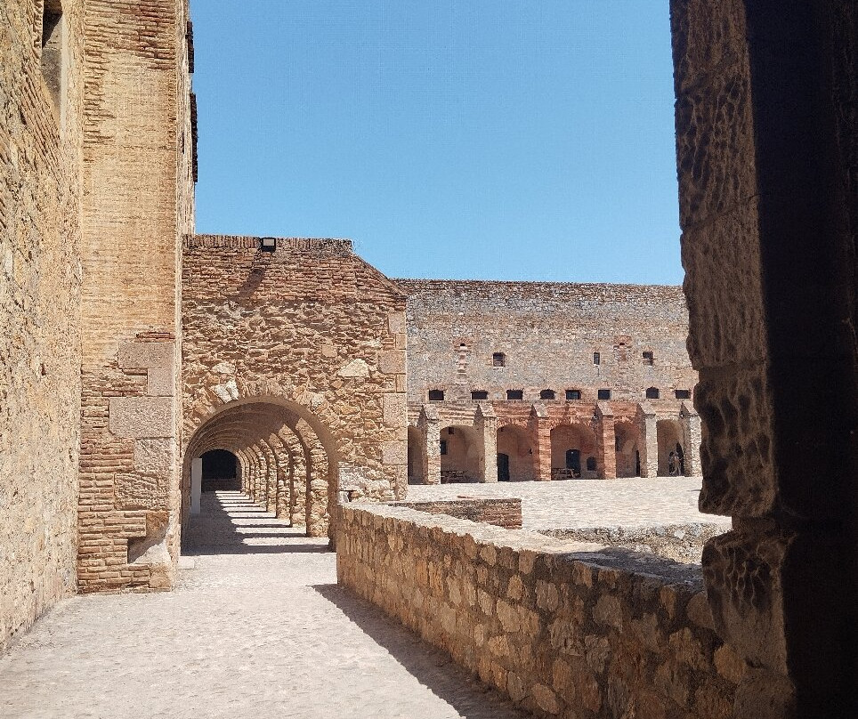 Forteresse de Salses-Salses-Le-Chateau必去景点
