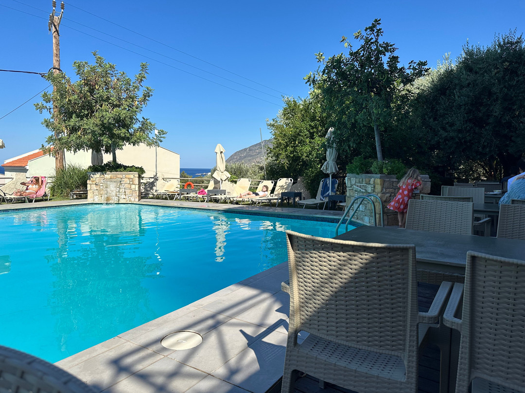 Sandy Bay Hotel主图