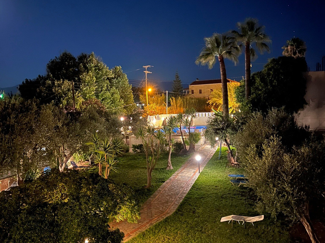 Proimos Apartments主图