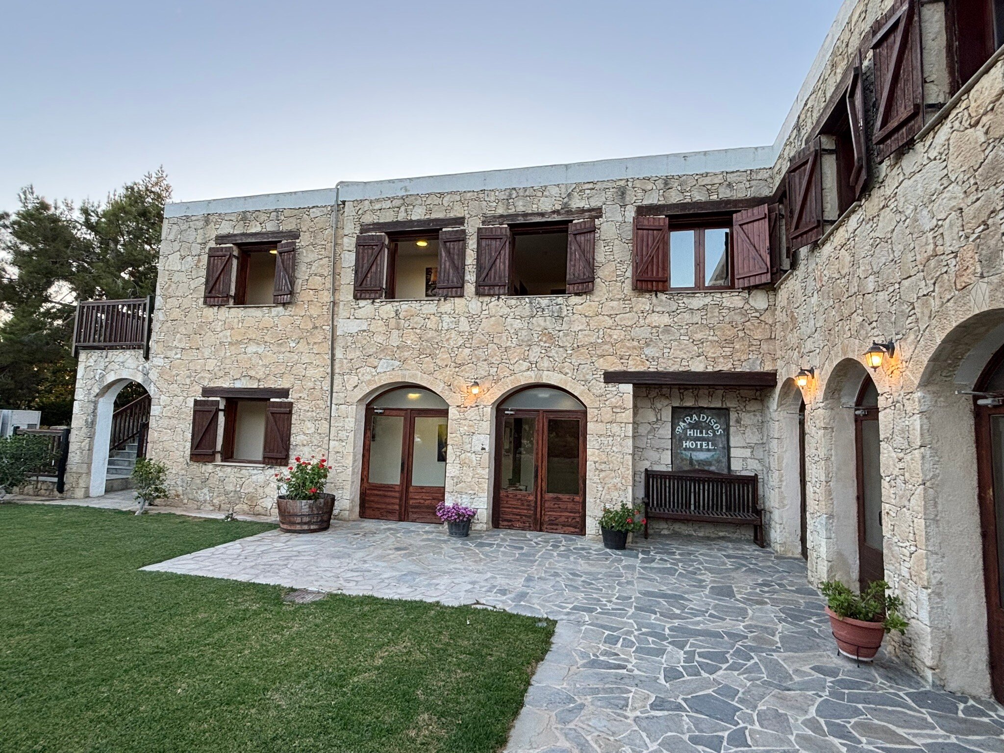 Paradisos Hills Hotel & Retreat-官方