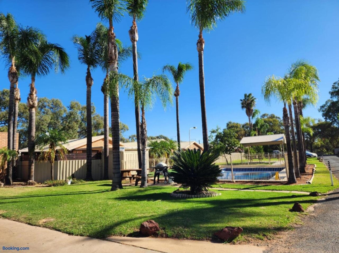 Sun River Resort Motel主图