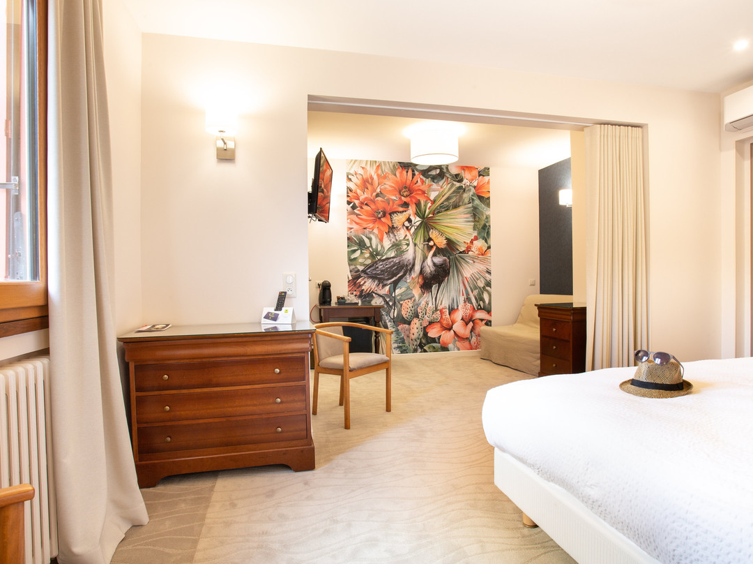 Logis Hôtel Rest. du Pont主图