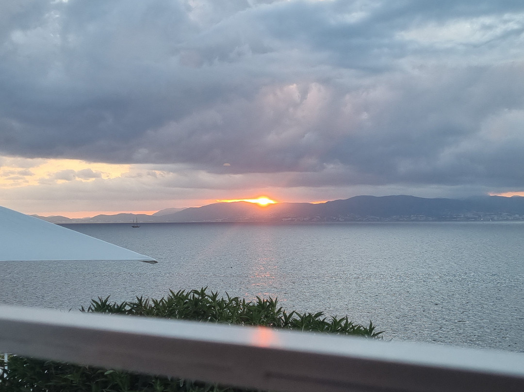 Playa Cala Blava-Cala Blava必去景点