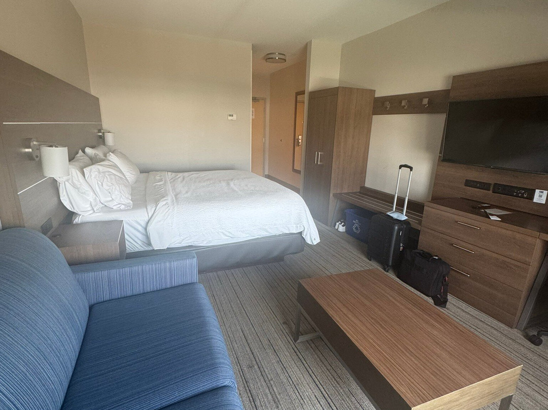 Holiday Inn Express & Suites Dieppe Airport By IHG主图