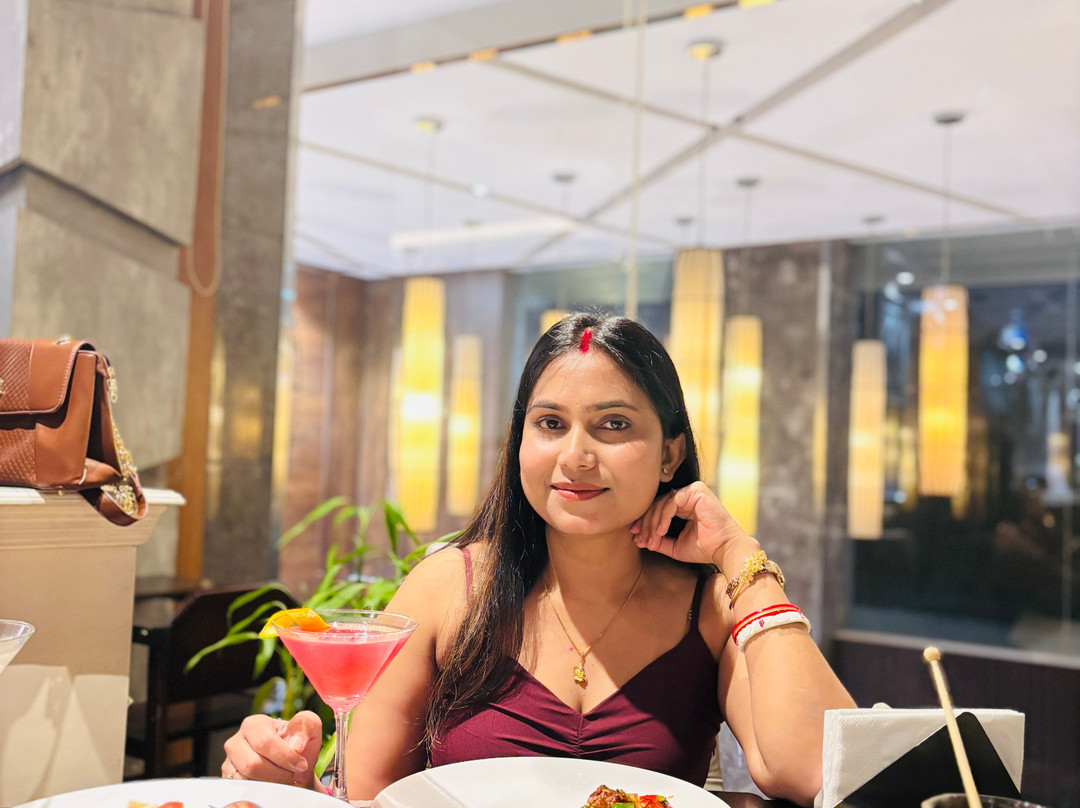 Hotel Saffron Crest主图