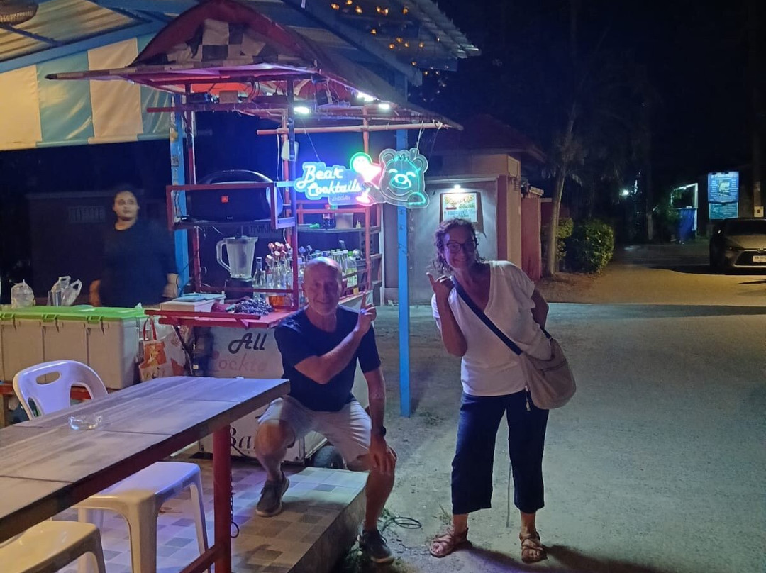 熊熊鸡尾酒吧-拉迈海滩必去景点