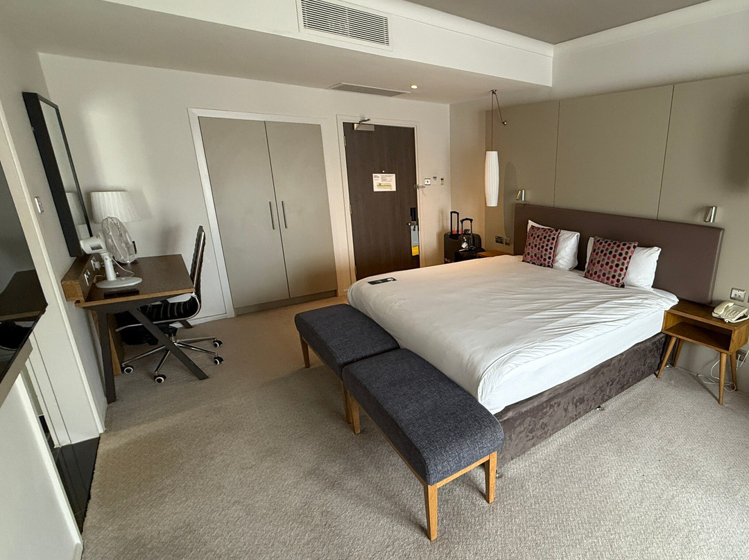 索利赫尔假日酒店主图