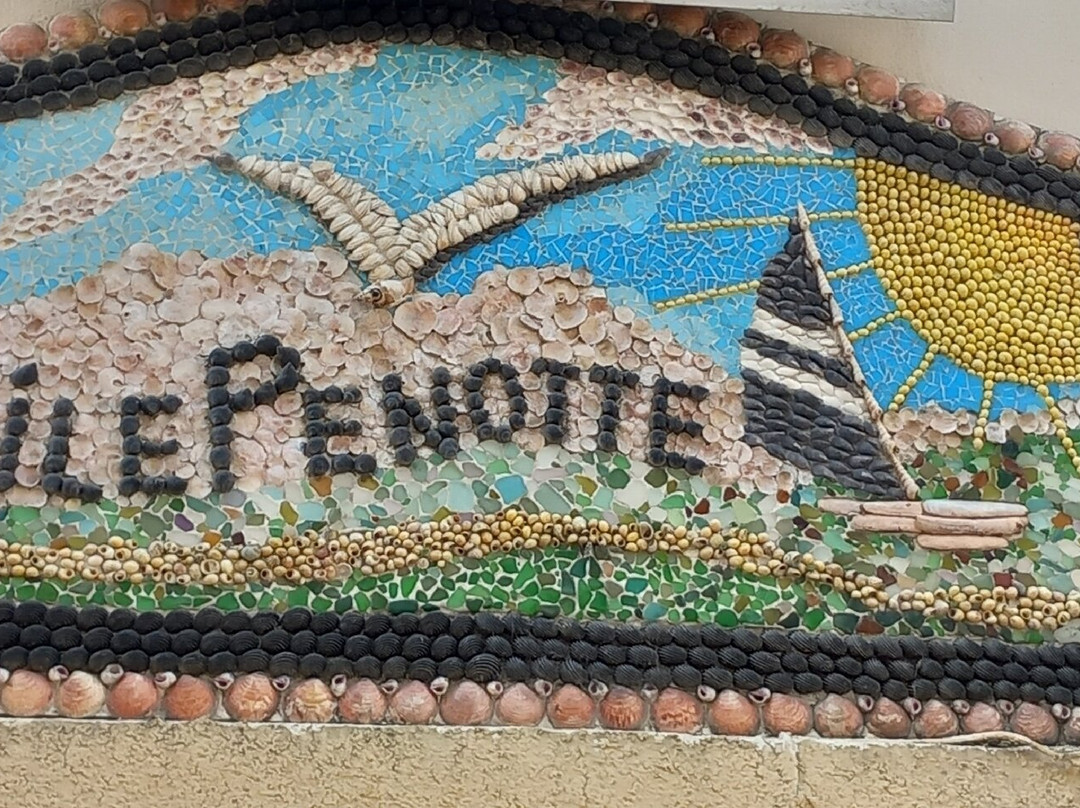 Quartier de l'Ile de Penotte-莱萨布勒多洛讷必去景点