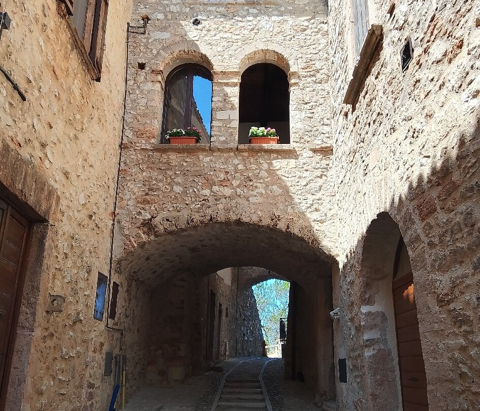 Castello Di Acera-Campello sul Clitunno必去景点
