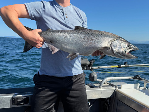 Outsider Charters Inc.-坎贝尔里弗必去景点