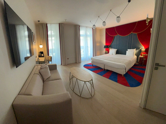 爱思得阿斯特拉歌剧院酒店