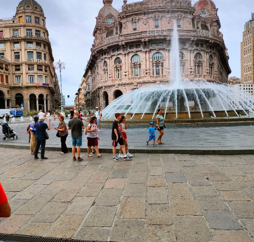 Piazza Raffaele De Ferrari-热那亚必去景点