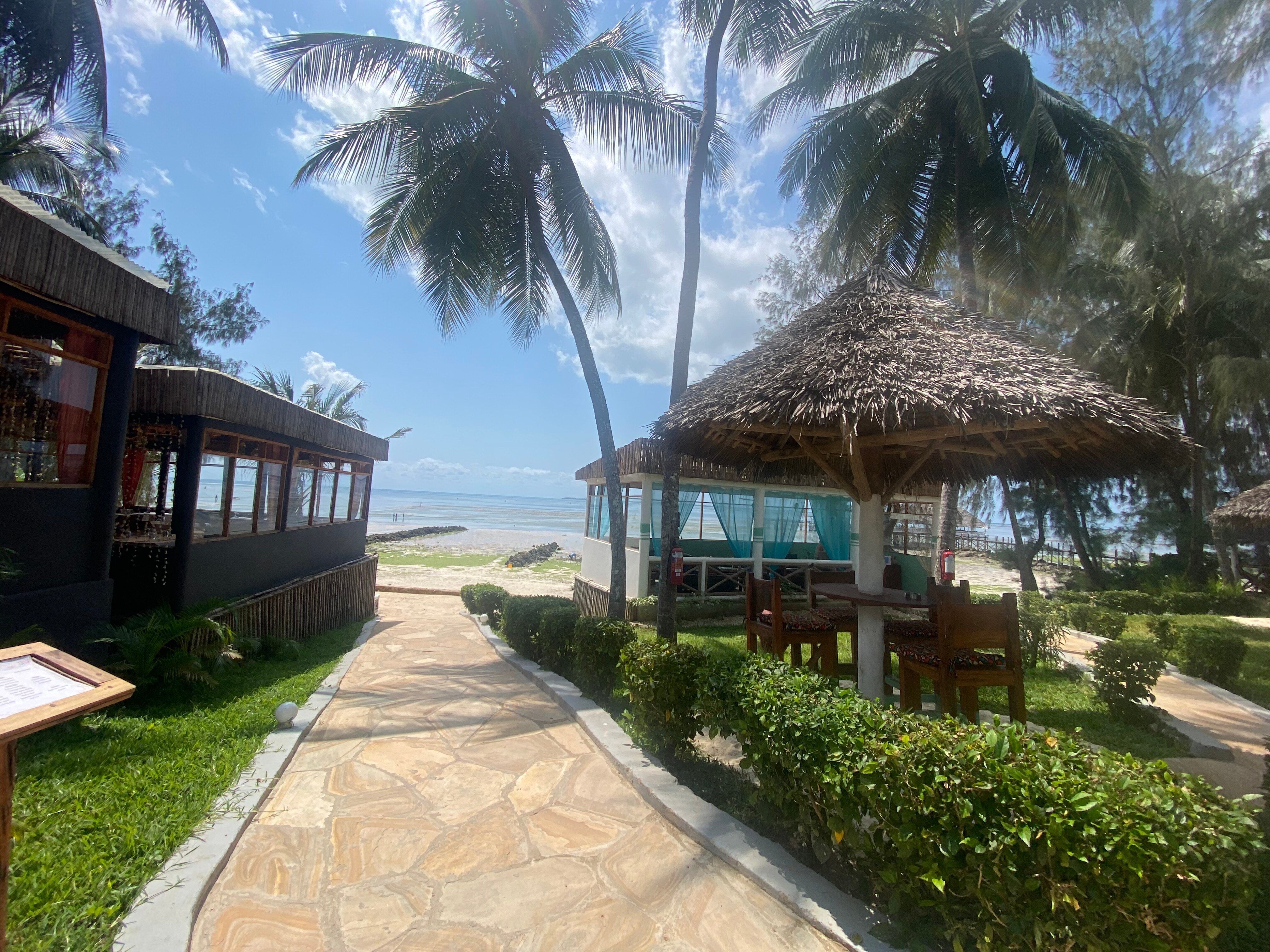 Paradise Beach Resort & Spa-官方