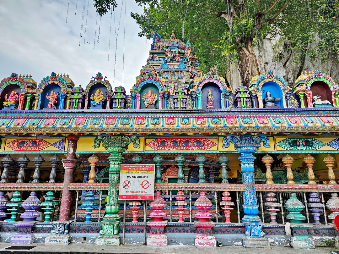 Sri Venkatachalapathi & Alamelu Temple-黑风洞必去景点