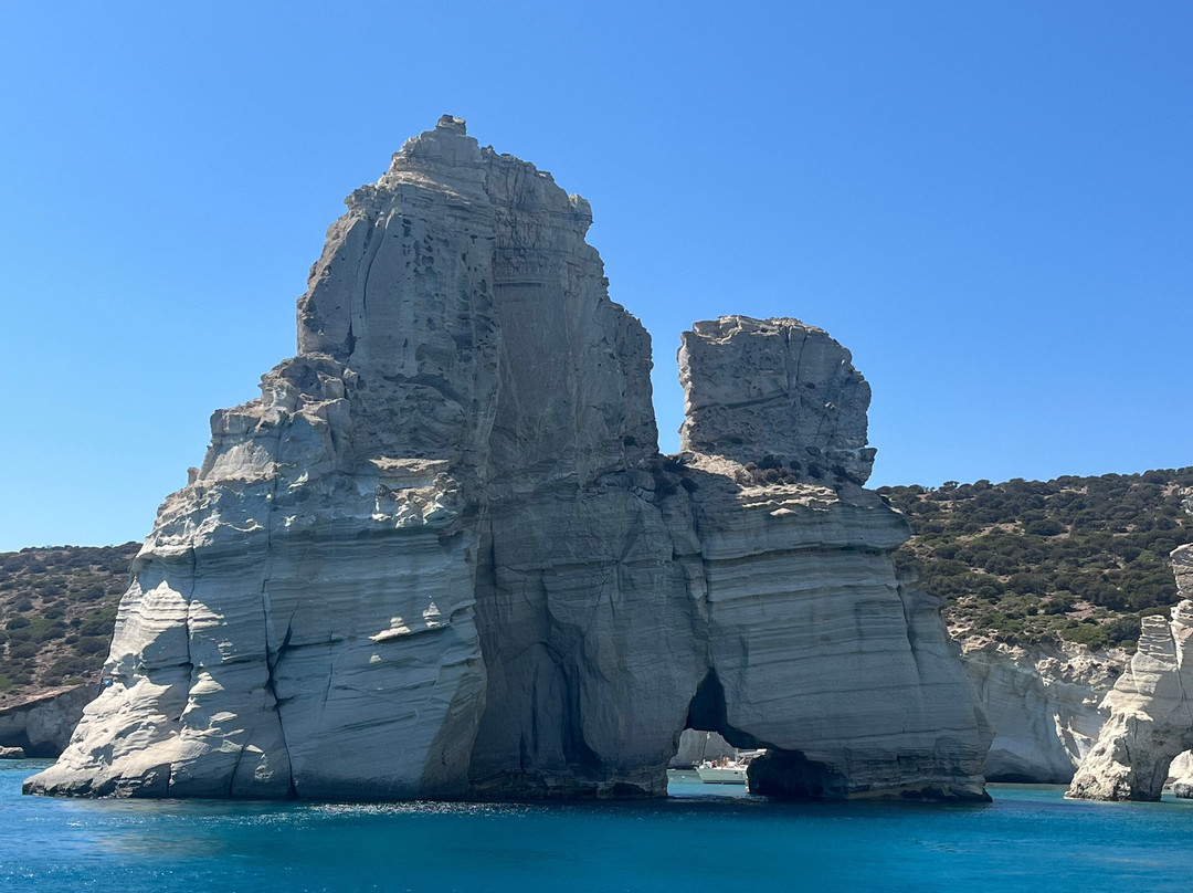 Odysseus A. Yacht Cruises-Adamas必去景点