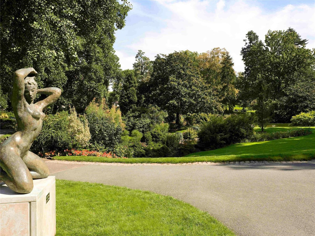 昂热曼恩湖诺富特酒店主图