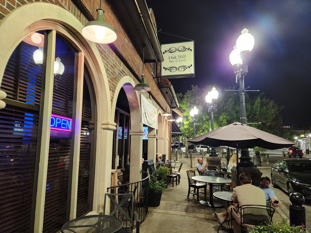 Oak Hill Bar & Grill