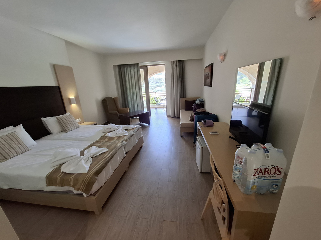 费里昂套房温泉度假酒店主图