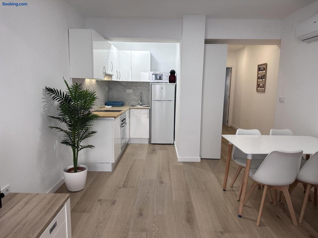 Valencia Rooms & Apartments A Y B