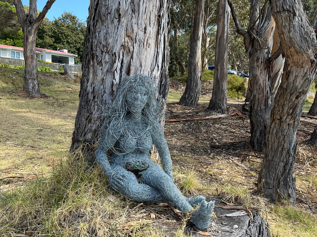 Doug Stirling Walking Track-洛恩必去景点