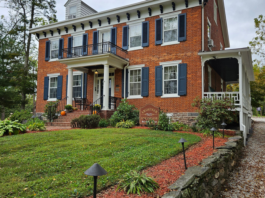 Lightner Farmhouse B&B主图