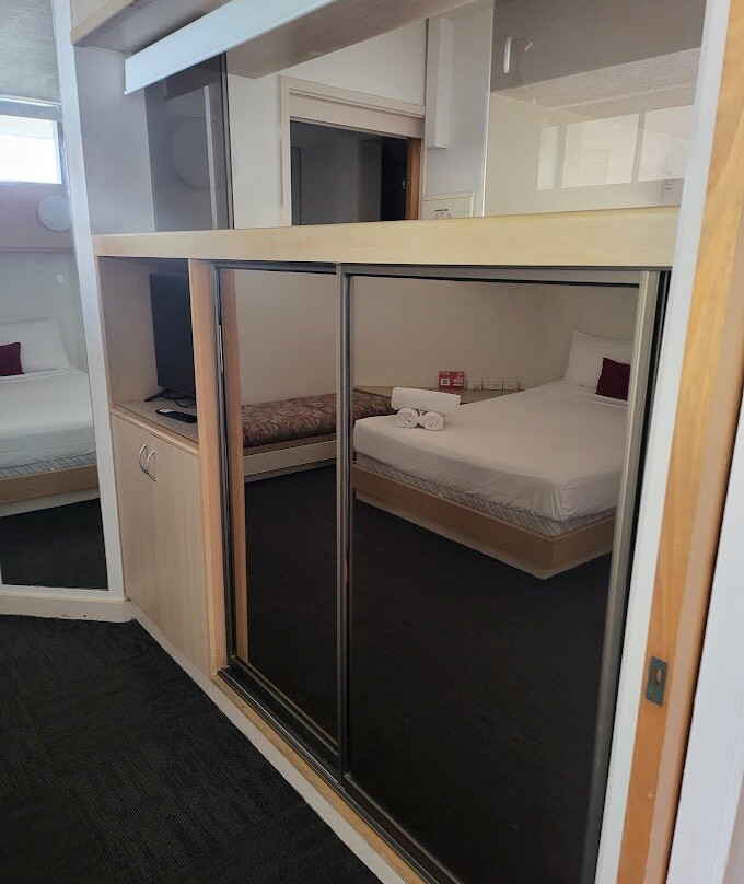 Tiki Hotel Apartments Surfers Paradise主图