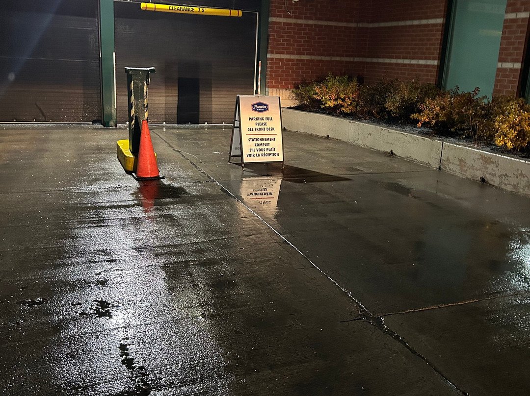 希尔顿汉普顿酒店主图